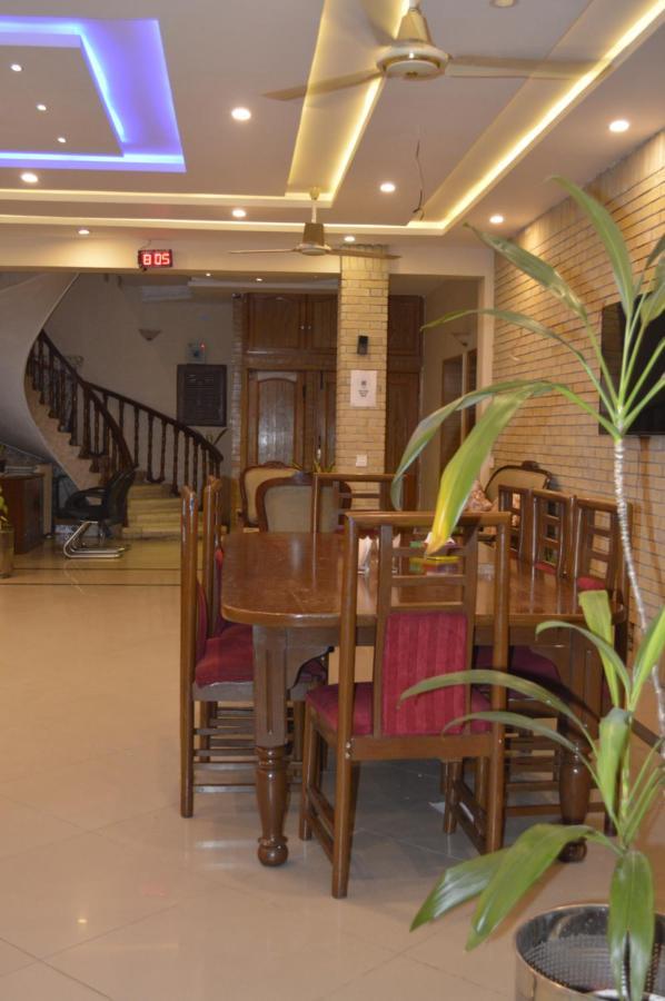 New Shelton Guest House Islamabad Buitenkant foto